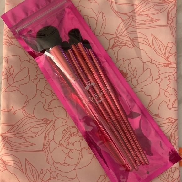 🌸 SHAINA B MIAMI  Brush Set - Picture 4 of 6